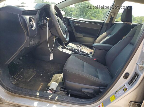 2T1BURHE6JC056078 2018 TOYOTA COROLLA Silver წინა სალონის ხედი
