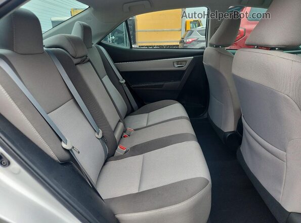 2T1BURHE6JC060986 2018 TOYOTA COROLLA Silver Rear seats view