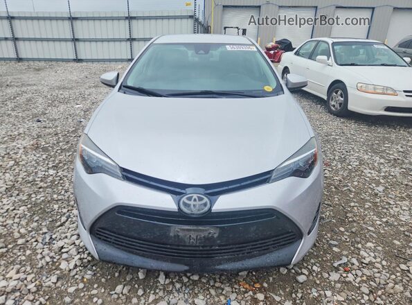 2T1BURHE6JC060986 2018 TOYOTA COROLLA Silver Front view
