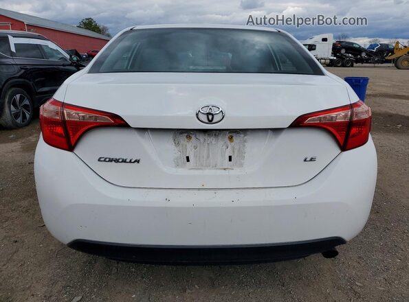 2T1BURHE6JC078257 2018 TOYOTA COROLLA White 