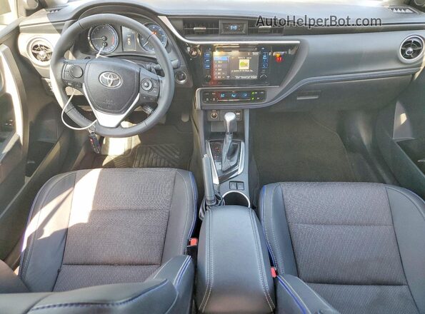 2T1BURHE6JC083023 2018 TOYOTA COROLLA Charcoal Вид панелі приладів