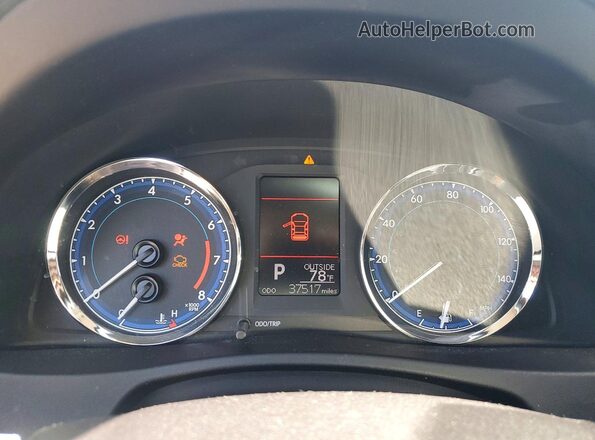2T1BURHE7JC102601 2018 TOYOTA COROLLA Silver 