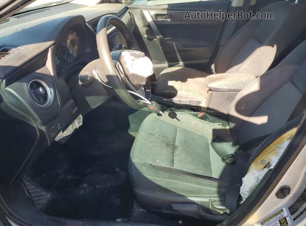 2T1BURHE8HC840546 2017 TOYOTA COROLLA Серебряный Вид салона спереди