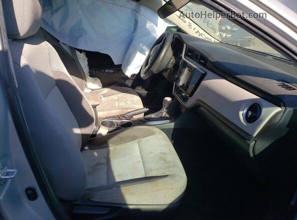2T1BURHE8JC098767 2018 TOYOTA COROLLA Silver 