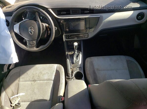 2T1BURHE8JC098767 2018 TOYOTA COROLLA Silver 