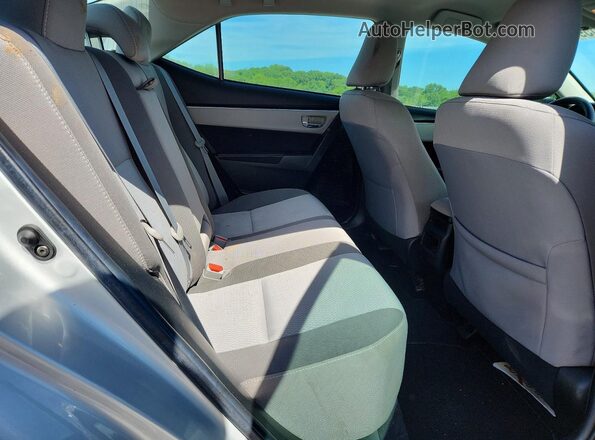 2T1BURHE8JC099661 2018 TOYOTA COROLLA Silver Rear seats view