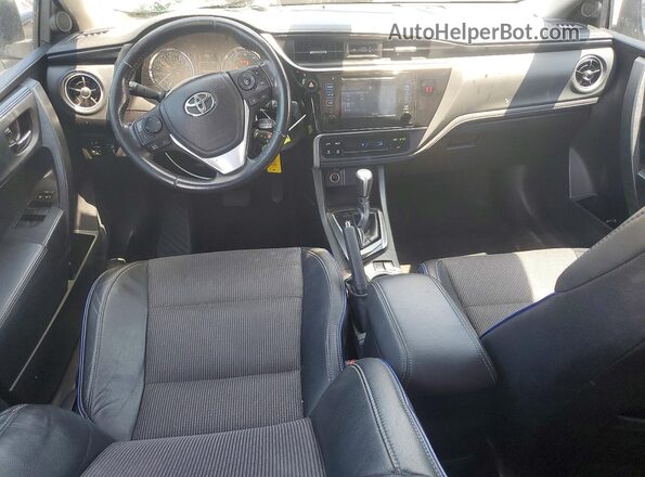 2T1BURHE8JC106138 2018 TOYOTA COROLLA Gray Widok deski rozdzielczej