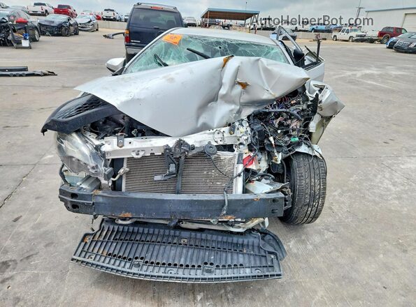 2T1BURHE8KC209884 2019 TOYOTA COROLLA Silver Front view