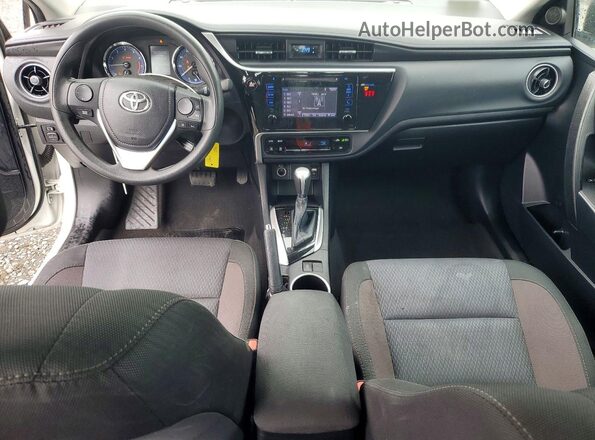 2T1BURHE8KC243534 2019 TOYOTA COROLLA Белый Вид панели приборов