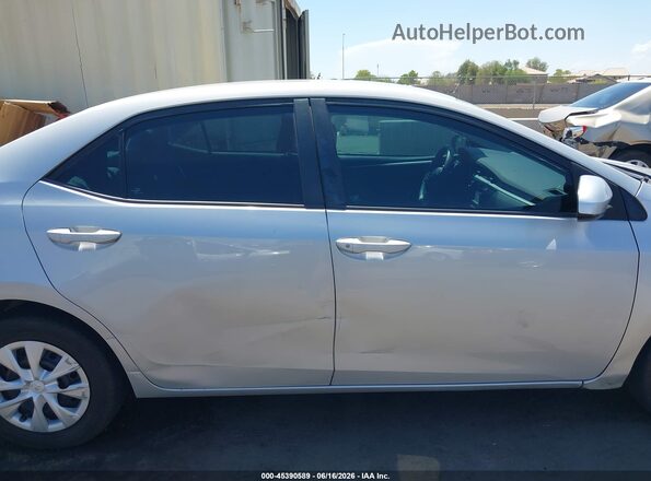 2T1BURHE9GC604762 2016 TOYOTA COROLLA Silver Rear interior view