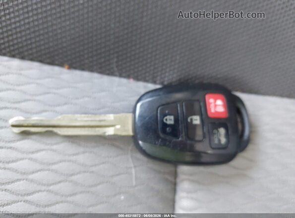 2T1BURHE9HC770569 2017 TOYOTA COROLLA Синий Вид панели приборов