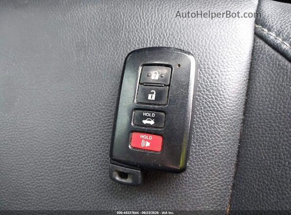 2T1BURHE9HC798632 2017 TOYOTA COROLLA Серебряный Вид панели приборов