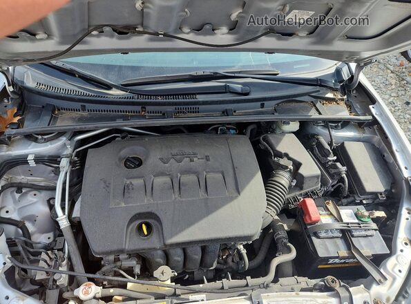 2T1BURHE9JC033216 2018 TOYOTA COROLLA Silver Engine compartment view