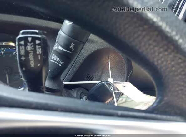 2T1BURHE9JC044281 2018 TOYOTA COROLLA Белый Вид панели приборов