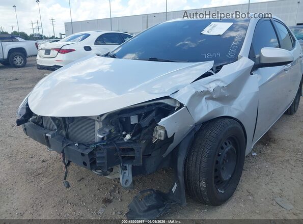 2T1BURHE9JC047844 2018 TOYOTA COROLLA Silver Widok z przodu