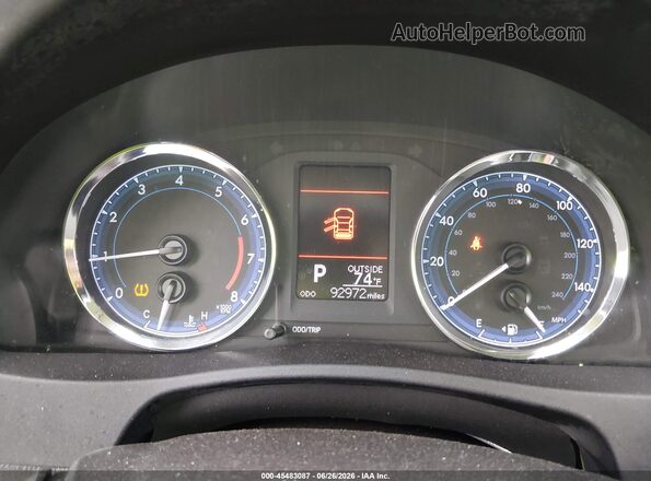 2T1BURHE9JC052946 2018 TOYOTA COROLLA Red Вид задніх сидінь