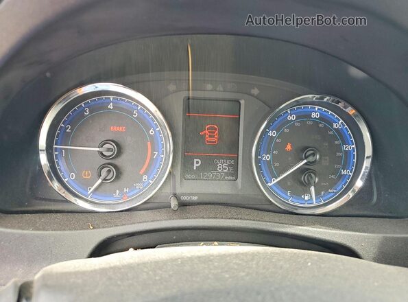 2T1BURHE9JC073313 2018 TOYOTA COROLLA Черный Вид щитка приборов