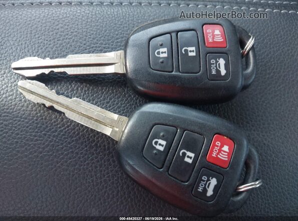 2T1BURHE9KC157438 2019 TOYOTA COROLLA Red Vista del salpicadero