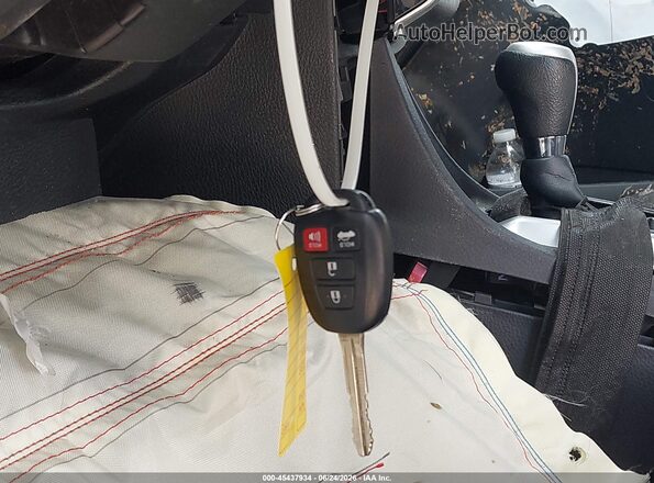 2T1BURHE9KC160999 2019 TOYOTA COROLLA Light Blue Widok deski rozdzielczej