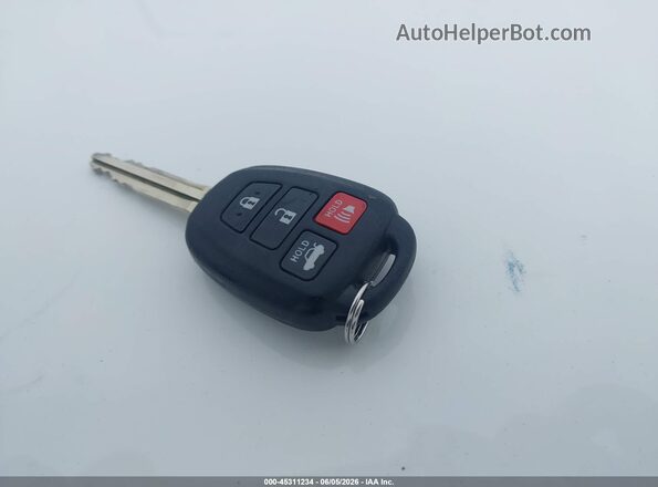 2T1BURHE9KC210445 2019 TOYOTA COROLLA White Вид панелі приладів
