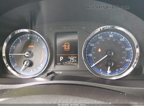 2T1BURHEXHC941121 2017 TOYOTA COROLLA Silver Widok tylnych siedzeń