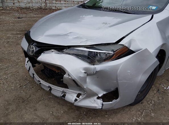 2T1BURHEXHC941121 2017 TOYOTA COROLLA Silver Widok z przodu