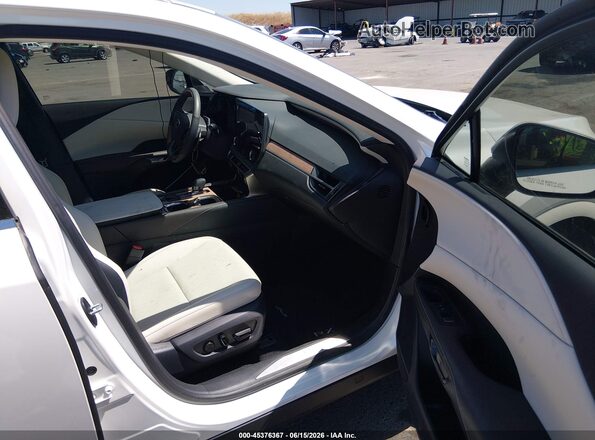 2T2BAMBA2SC060126 2025 LEXUS RX 350 White Front interior view