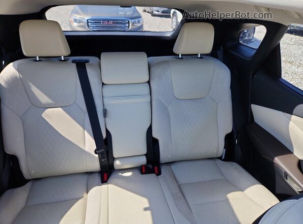 2T2BAMCA0RC069495 2024 LEXUS RX Blue Rear seats view