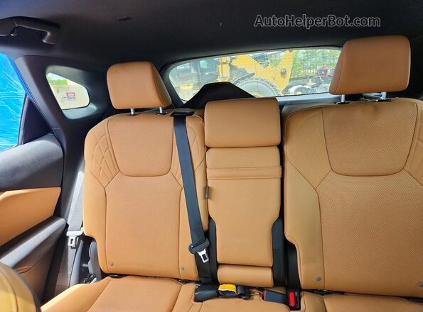 2T2BAMCA2RC052584 2024 LEXUS RX White Հետևի նստատեղերի տեսք