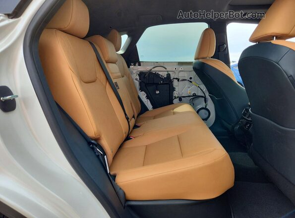 2T2BAMCA3TC137375 2026 LEXUS RX Белый Вид задней части салона