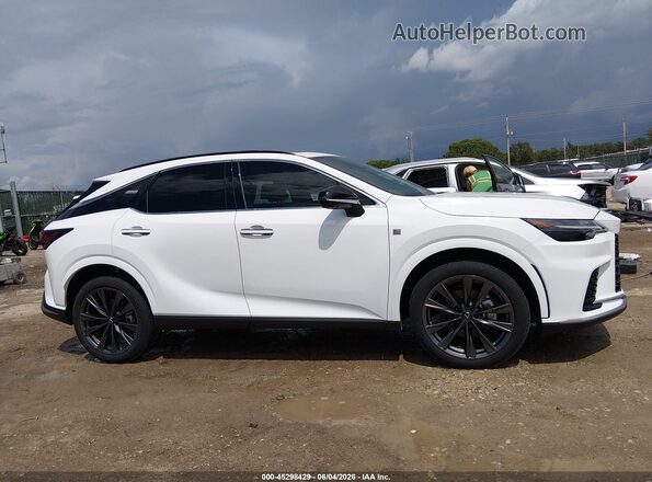 2T2BAMCAXSC111211 2025 LEXUS RX 350 White Widok wnętrza z tyłu