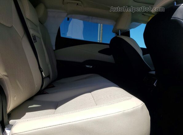 2T2BBMCA3RC025956 2024 LEXUS RX Silver Vista interior trasera