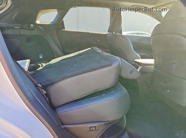 2T2BBMCA3TC111131 2026 LEXUS RX White Вид задньої частини салону