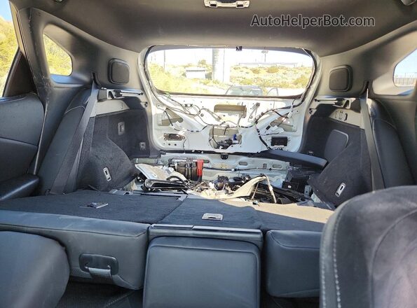 2T2BBMCA3TC111131 2026 LEXUS RX White Вид задніх сидінь
