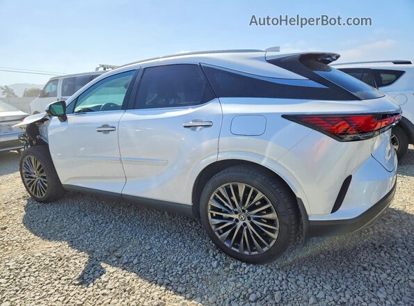 2T2BBMCAXPC013946 2023 LEXUS RX White Rear left
