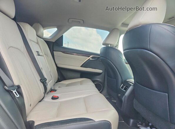 2T2BZMCA1KC173833 2019 LEXUS RX Silver Widok wnętrza z tyłu
