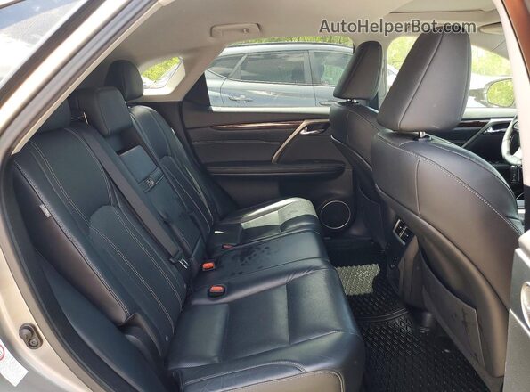 2T2BZMCA3HC105218 2017 LEXUS RX Silver Вид задньої частини салону