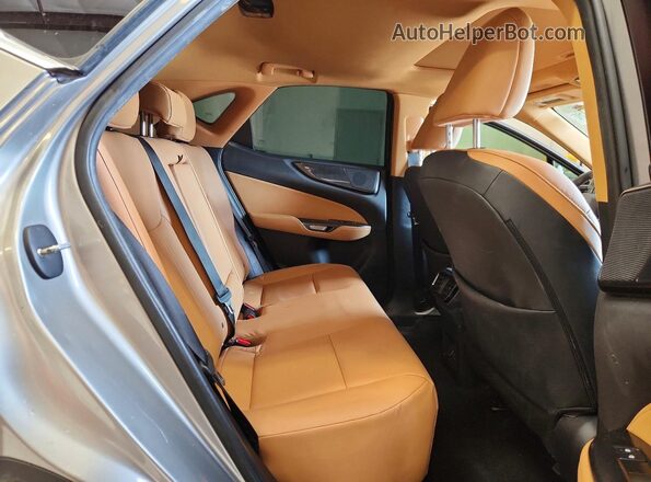 2T2GGCEZ9PC026109 2023 LEXUS NX Silver Widok tylnych siedzeń