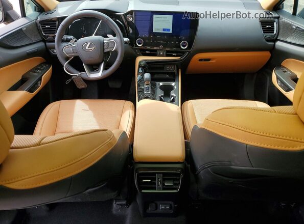 2T2HKCEZ3TC066148 2026 LEXUS NX Green Widok deski rozdzielczej