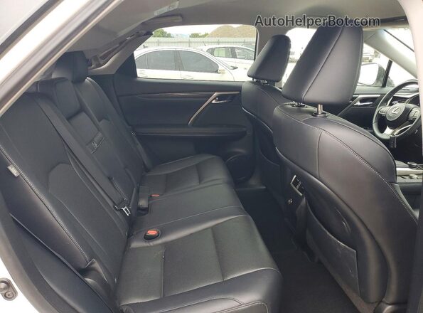 2T2ZZMCA7HC072626 2017 LEXUS RX White Widok tylnych siedzeń