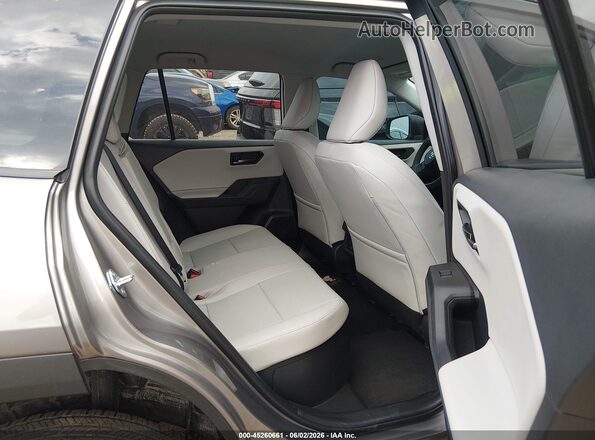 2T36CRAV6TC002398 2026 TOYOTA RAV4 Beige VIN კოდის სტიკერის ხედი