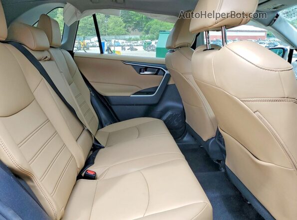 2T3A1RFV0MW184365 2021 TOYOTA RAV4 Red Vista interior trasera