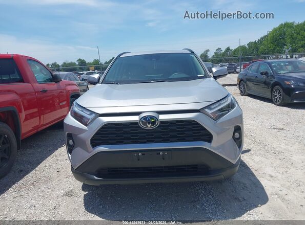 2T3A1RFV0SW524823 2025 TOYOTA RAV4 Silver ხელსაწყოთა პანელის ხედი