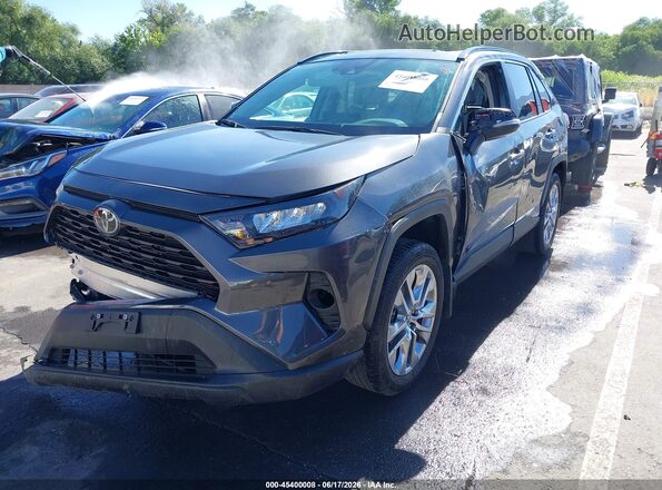 2T3A1RFV3LC110146 2020 TOYOTA RAV4 Gray Vista tres cuartos delantera izquierda