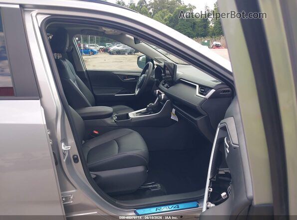 2T3A1RFV3SC544095 2025 TOYOTA RAV4 Silver Front interior view