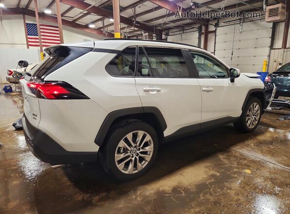 2T3A1RFV4RW495482 2024 TOYOTA RAV4 White 