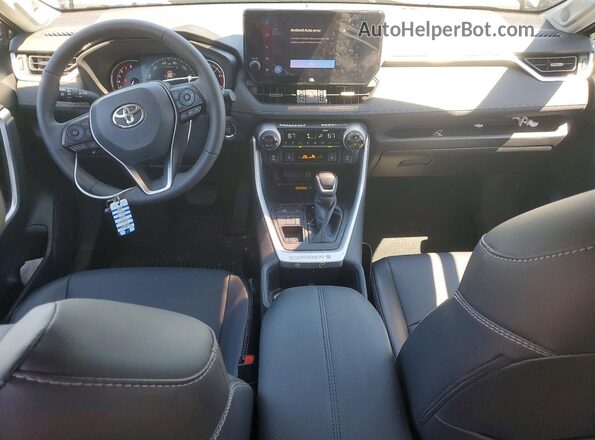 2T3A1RFV4SC574237 2025 TOYOTA RAV4 Черный Вид панели приборов