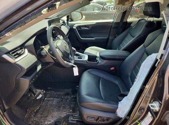 2T3A1RFV6PC353861 2023 TOYOTA RAV4 Серый Вид салона спереди