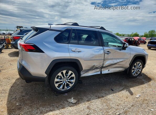 2T3A1RFV8NC315464 2022 TOYOTA RAV4 Silver Հետևի աջ