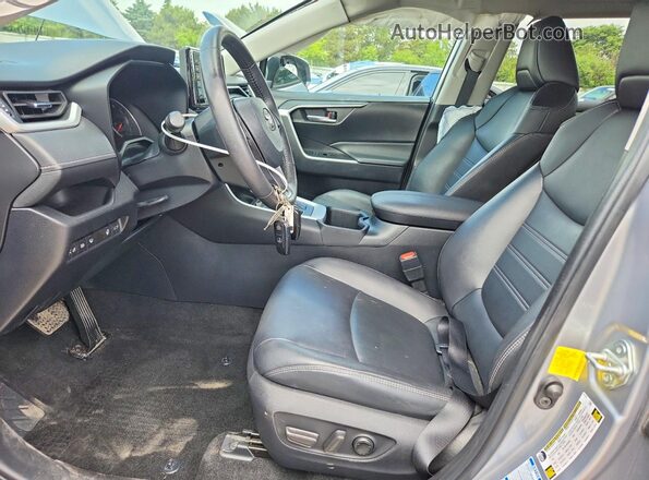 2T3A1RFV8NC315464 2022 TOYOTA RAV4 Silver Սալոնի դիմացի տեսք